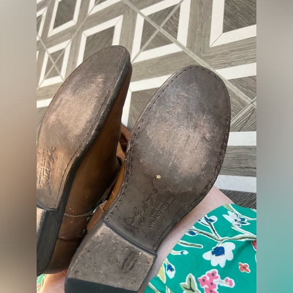 Frye Women's Brown Leather Boots - Picture 4 of 6